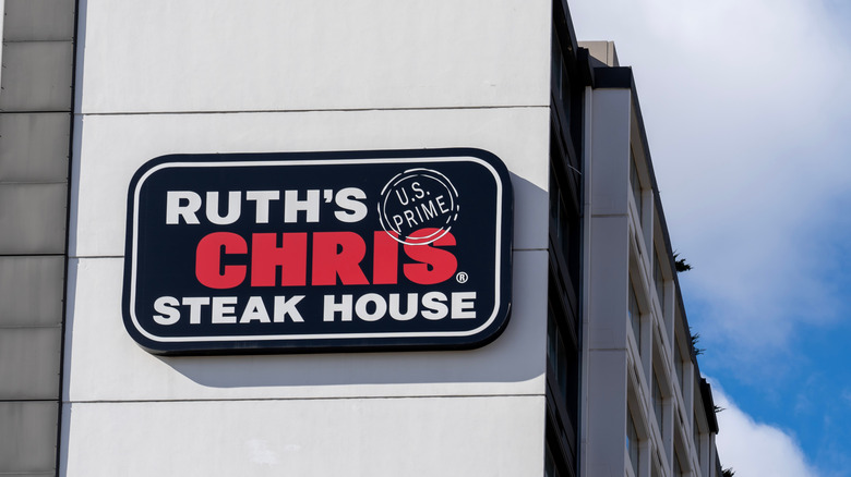 A sign for Ruth's Chris Steak House