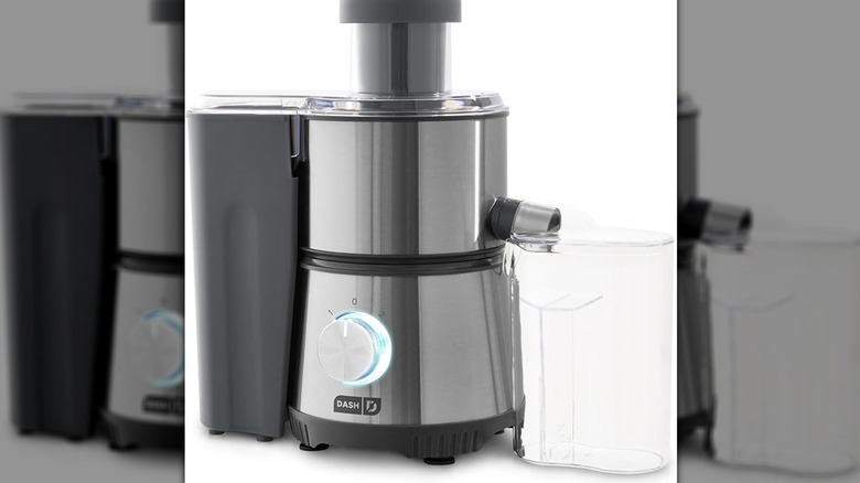 Dash Compact Centrifugal Juicer product shot