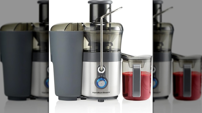 Hamilton Beach Big Mouth Premium Juice Extractor product shot