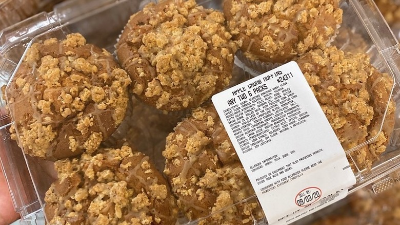 a 6-pack of Apple Cinnamon Crumb Muffins from Costco