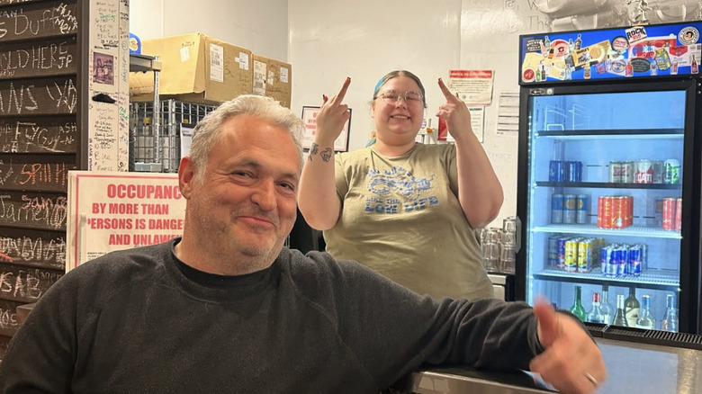 Not-so-friendly service at The Wiener's Circle