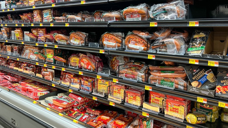 hot dog aisle