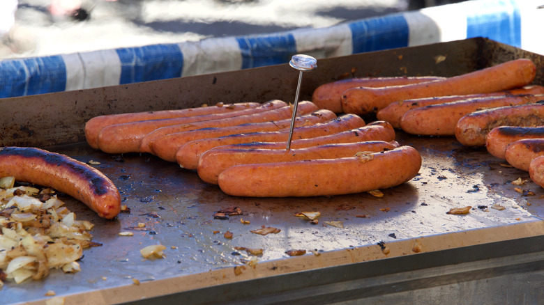 thermometer in hot dog