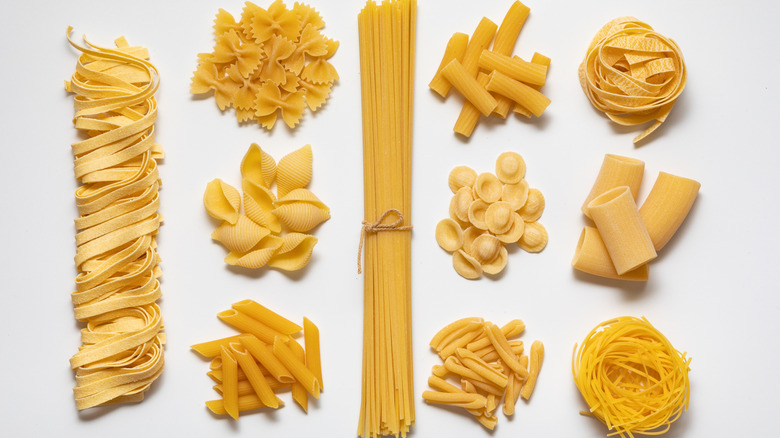 Different types of dried pasta