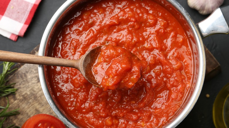 homemade tomato sauce