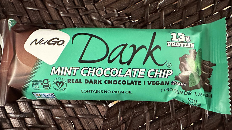 NuGo mint chocolate chip protein bar