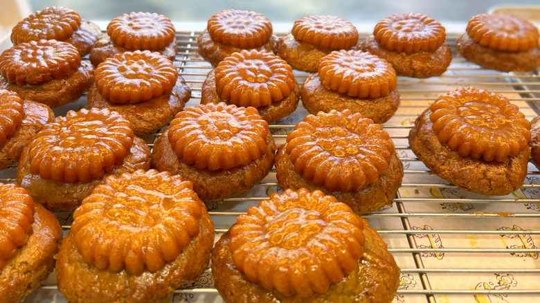 yakgwa cookies on rack