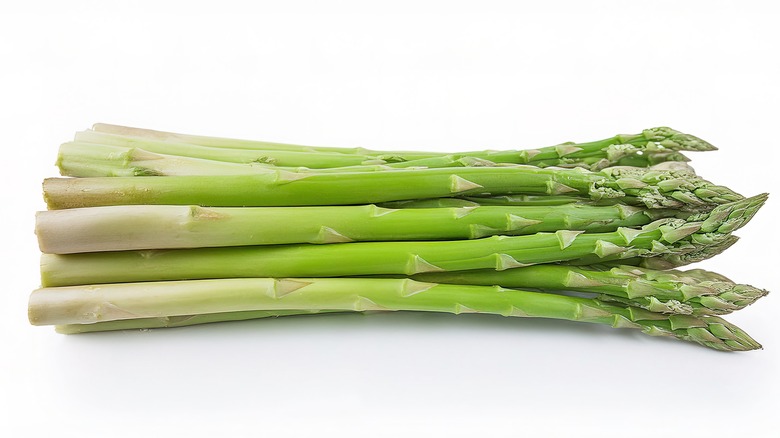 green asparagus bunch