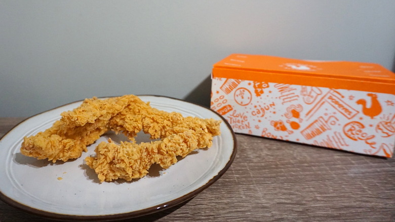 Popeyes chicken tenders on plate