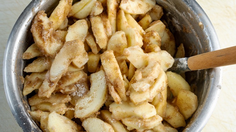 Close-up of apples in bowl