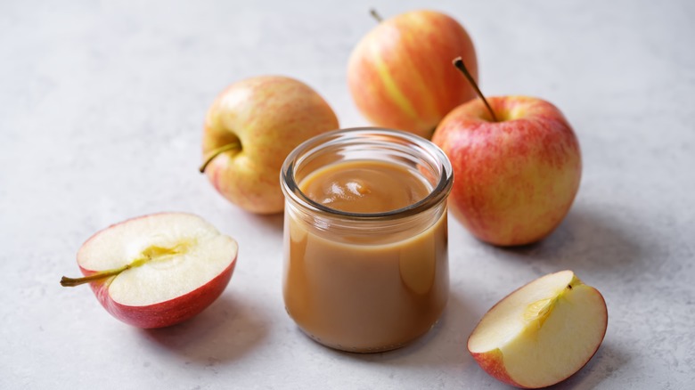 Apple butter and fresh apples