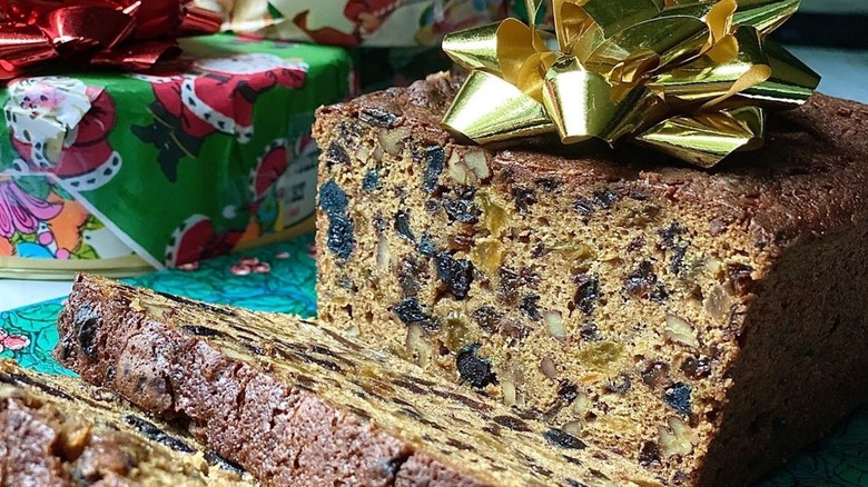 Alton Brown's fruitcake