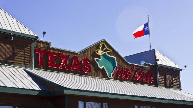 Texas Roadhouse storefront