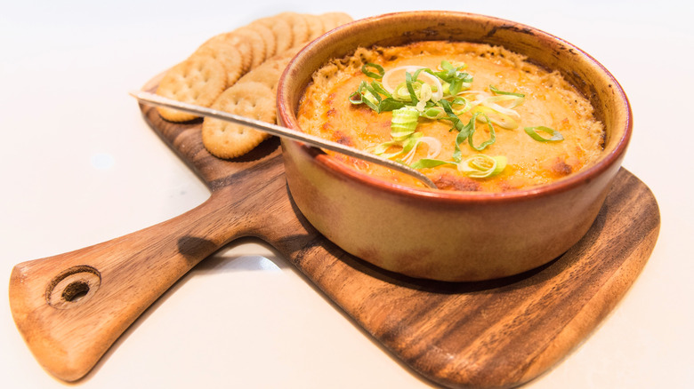 cheesy crab dip with crackers