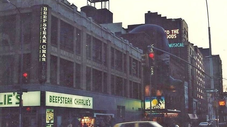 Beefsteak Charlie's exterior