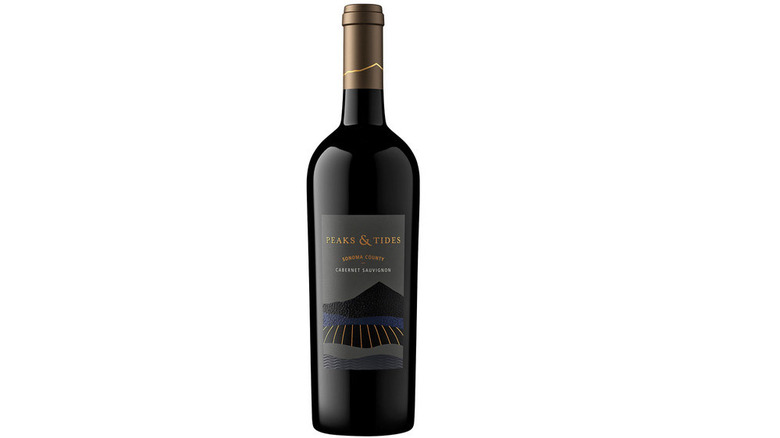 Bottle of Peaks & Tides cabernet sauvignon