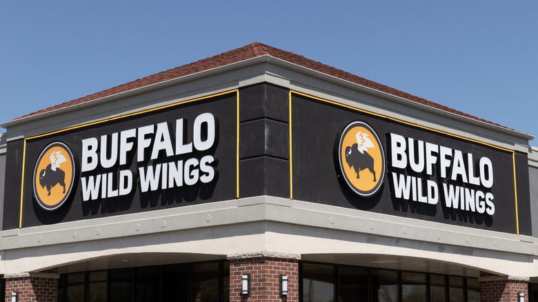 Buffalo Wild Wings sign