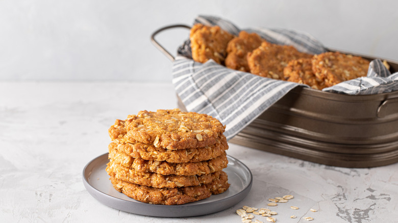 There are a few ways to be creative with the recipe of Anzac biscuits.