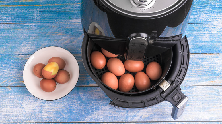 Air fryer with eggs