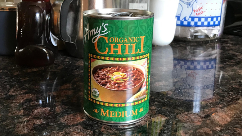 green can of organic chili