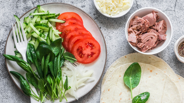 Tortillas with tuna, cheese, vegetables