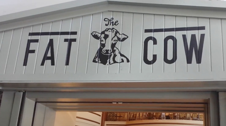 Fat Cow entry sign