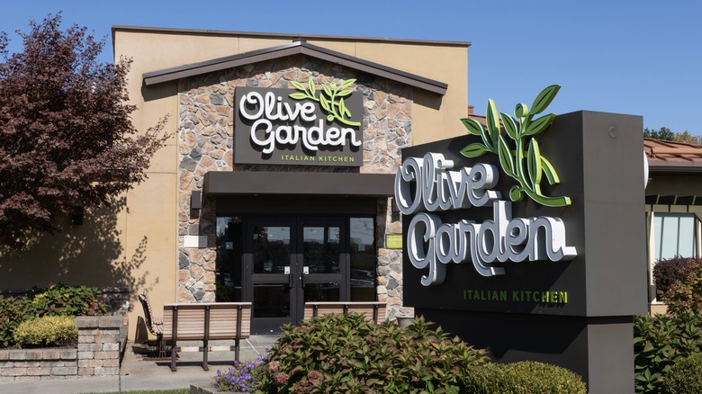 Olive Garden restaurant exterior