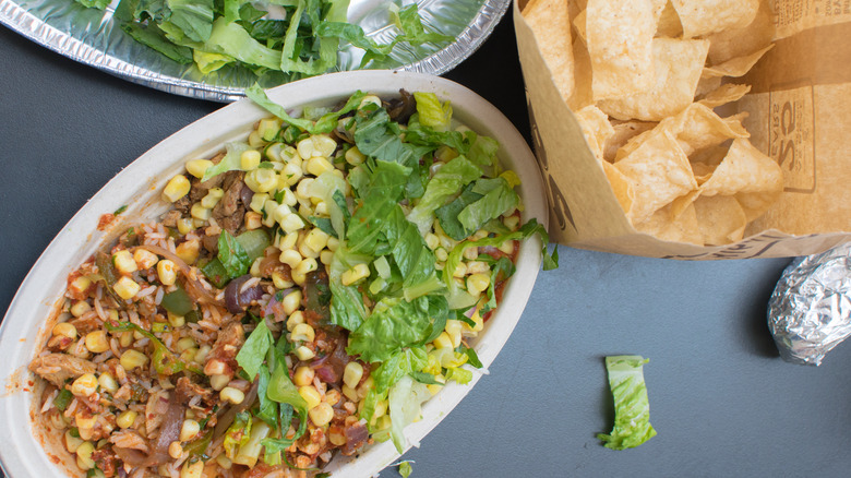 Chipotle salad bowl