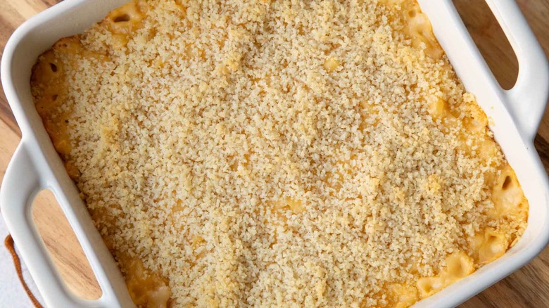 Breadcrumb topped mac and cheese in baking dish