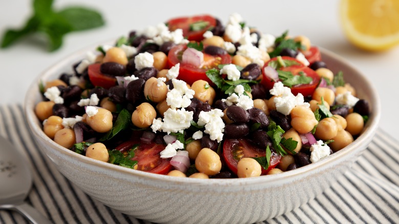 Salad with black beans and chickpeas