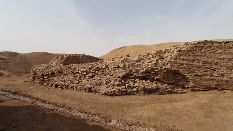 ancient ruins at lagash, a city of mesopotamia