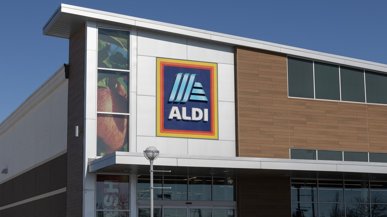 Exterior of an Aldi location