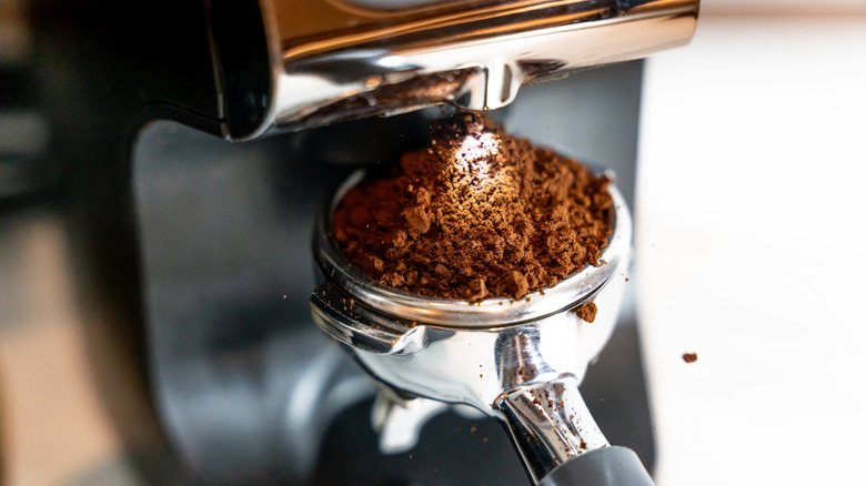 Grinding coffee grounds at home