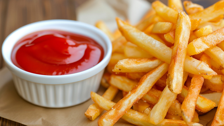 fries with ketchup