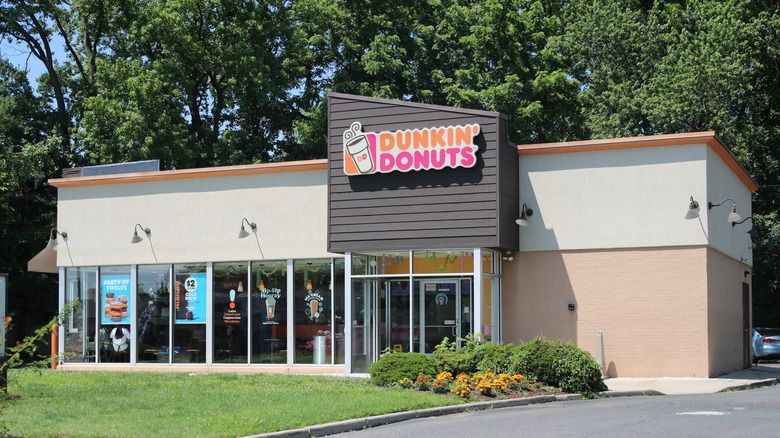 Dunkin' drive through