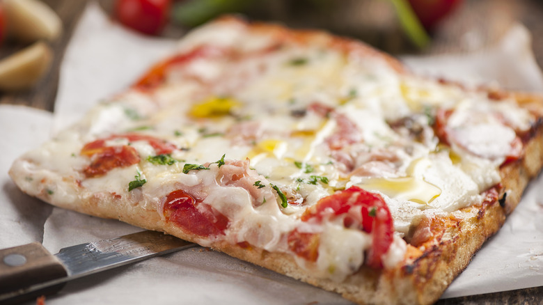 vegetable cheese flatbread pizza