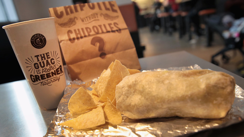 chipotle burrito chips drink 