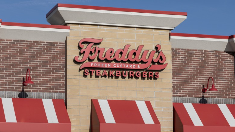 freddy's frozen custard exterior