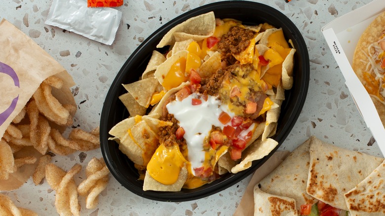 Nachos with beef and other Taco Bell items