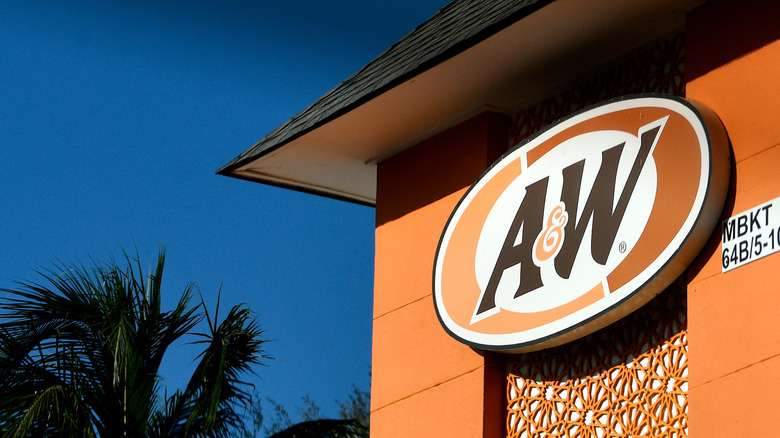 A&W restaurant exterior