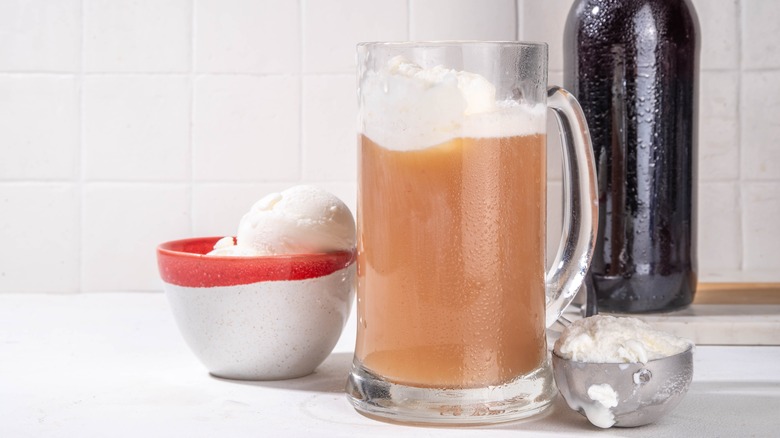 root beer float in frosty mug