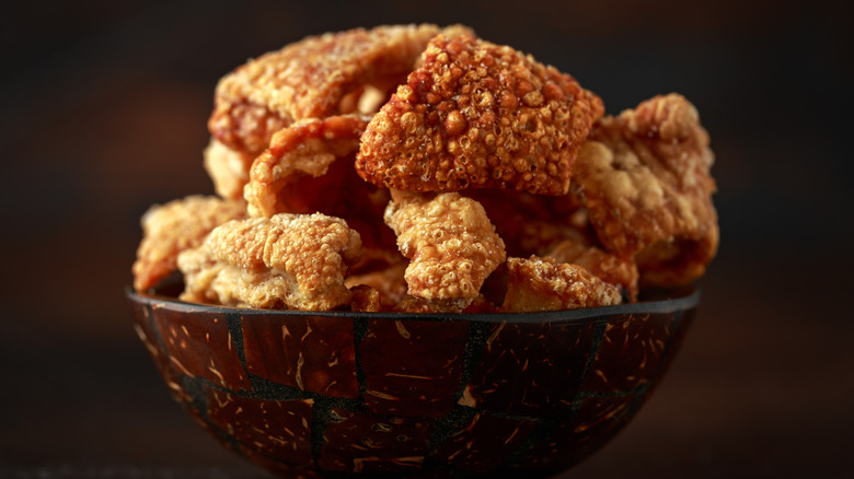 pork scratchings in bowl