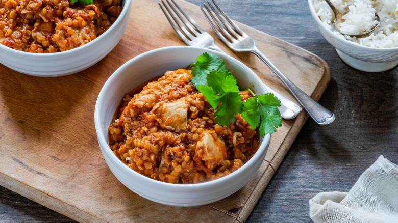 Bowl of chicken dhansak curry