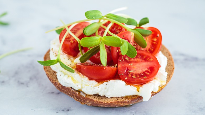 Tomato toast