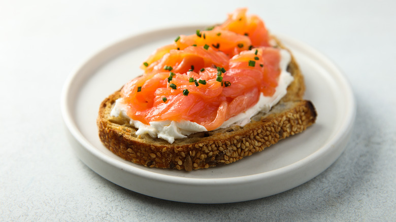 smoked salmon on bread