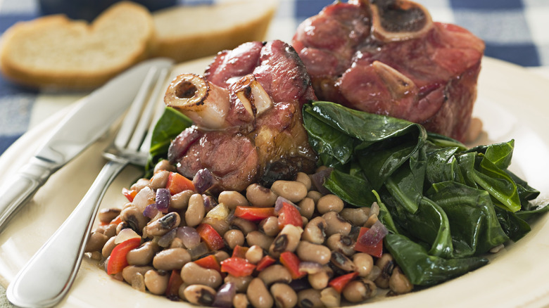 hoppin' john with greens and ham hocks