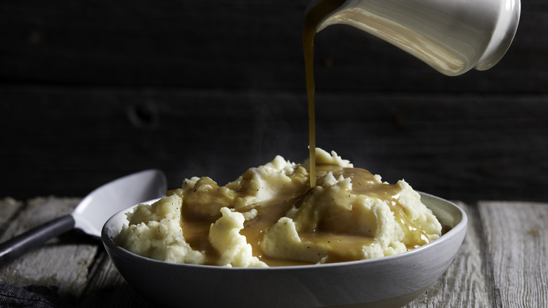 mashed potatoes with gravy