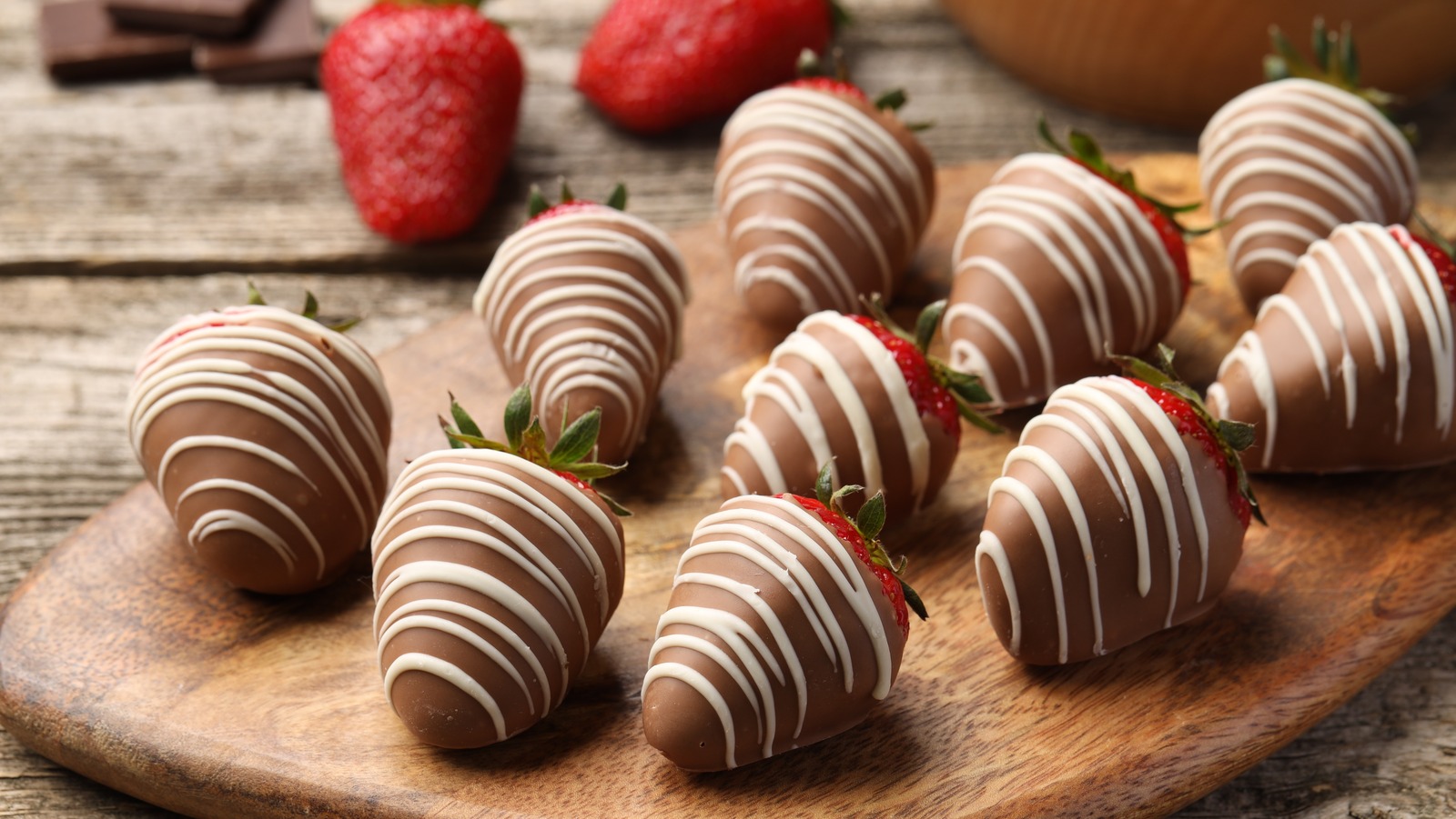 Here's The Key To Coating Strawberries In Melted Chocolate