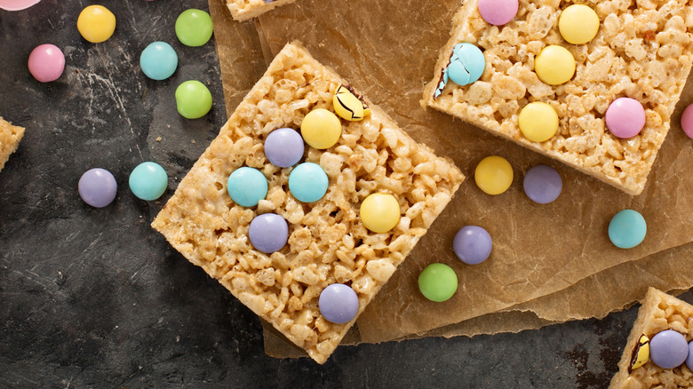 Rice Krispies treats with M&Ms