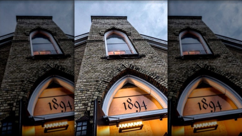 Exterior of 1894 Minnesota restaurant church